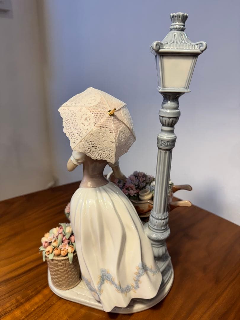 現行定価88.6万円】リヤドロ 花の街角 LLADRO 6809 ハイクラス - メルカリ