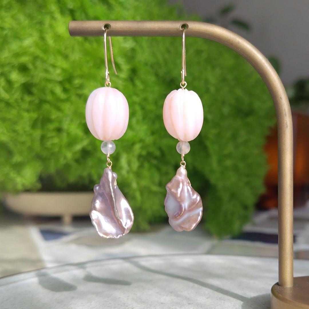 １4Kgf春来い！ピアス　優しいピンクオパールとワイルドグレーバロック