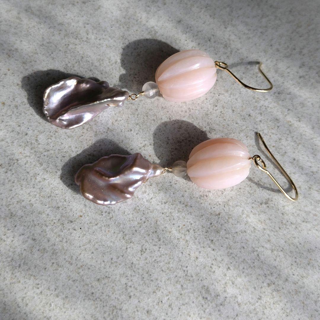 １4Kgf春来い！ピアス　優しいピンクオパールとワイルドグレーバロック