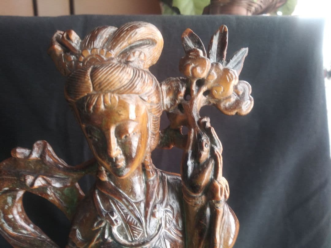 虎眼石　観音像　中国工芸品　置物　NO.438