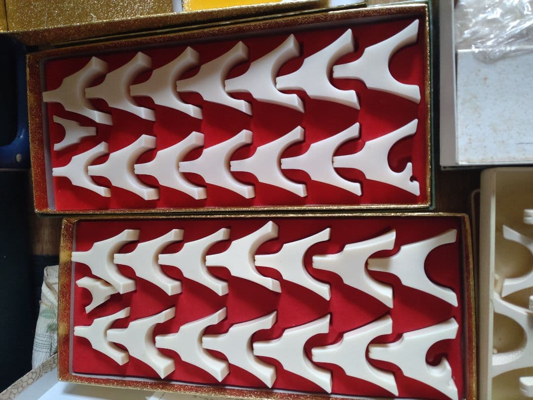 筝３面　三味線２丁　プラス琴柱（４セット）やバチ（８本）やケースのセット