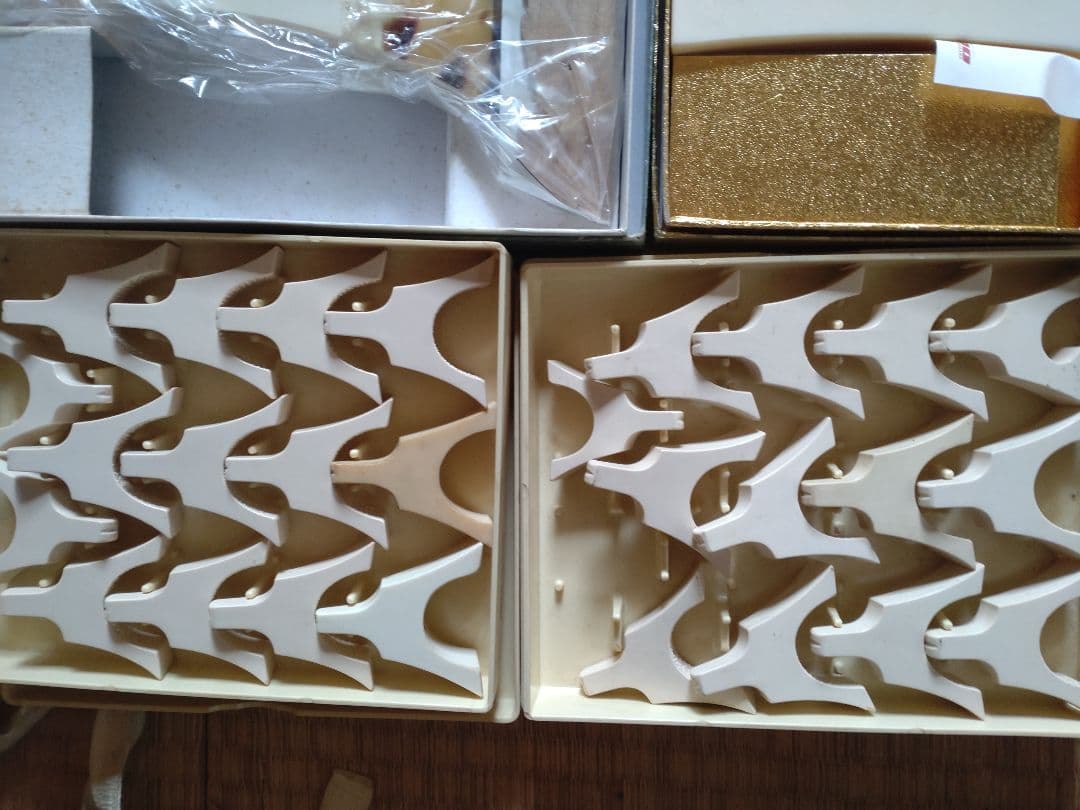 筝３面　三味線２丁　プラス琴柱（４セット）やバチ（８本）やケースのセット