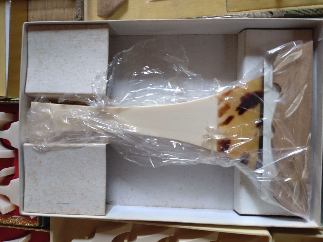 筝３面　三味線２丁　プラス琴柱（４セット）やバチ（８本）やケースのセット