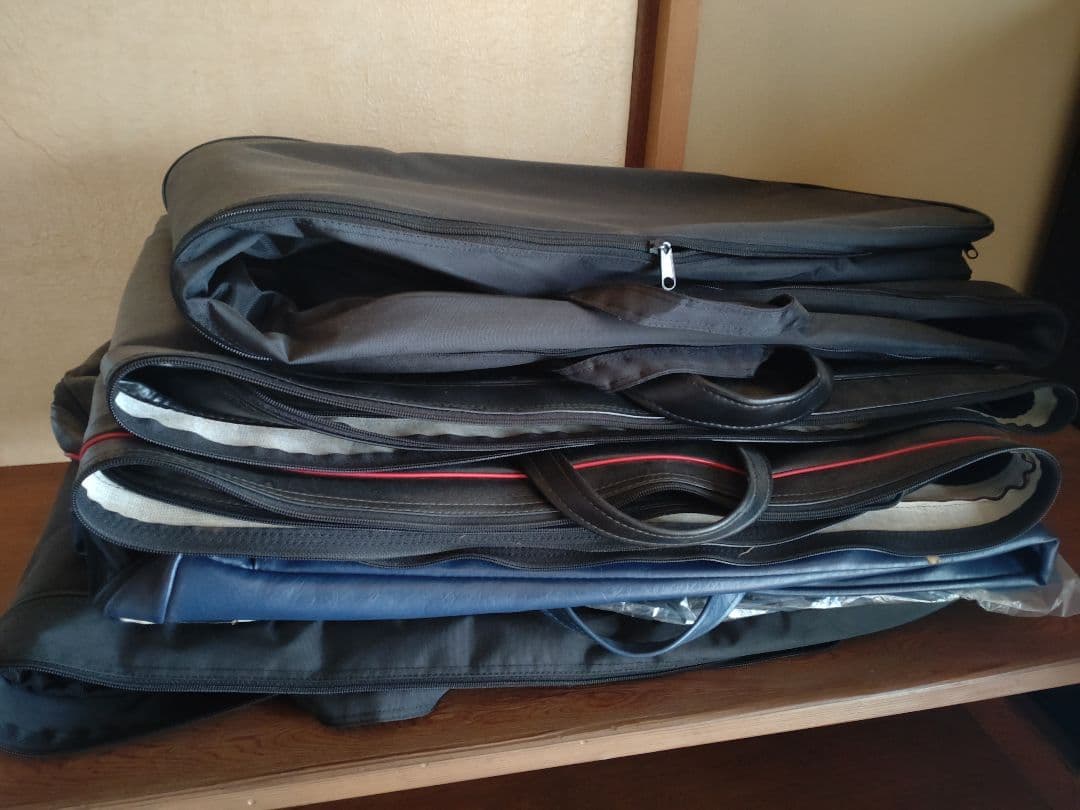 筝３面　三味線２丁　プラス琴柱（４セット）やバチ（８本）やケースのセット