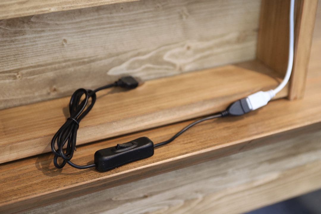 ウイスキーラック　シェルフ　LEDライト付き　ビンテージ　ハンドメイド