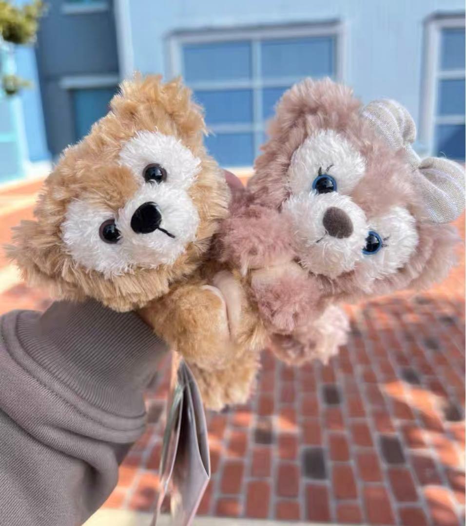 上海ディズニー限定 磁石つき ☆ダッフィー肩のせぬいぐるみ☆ - メルカリ