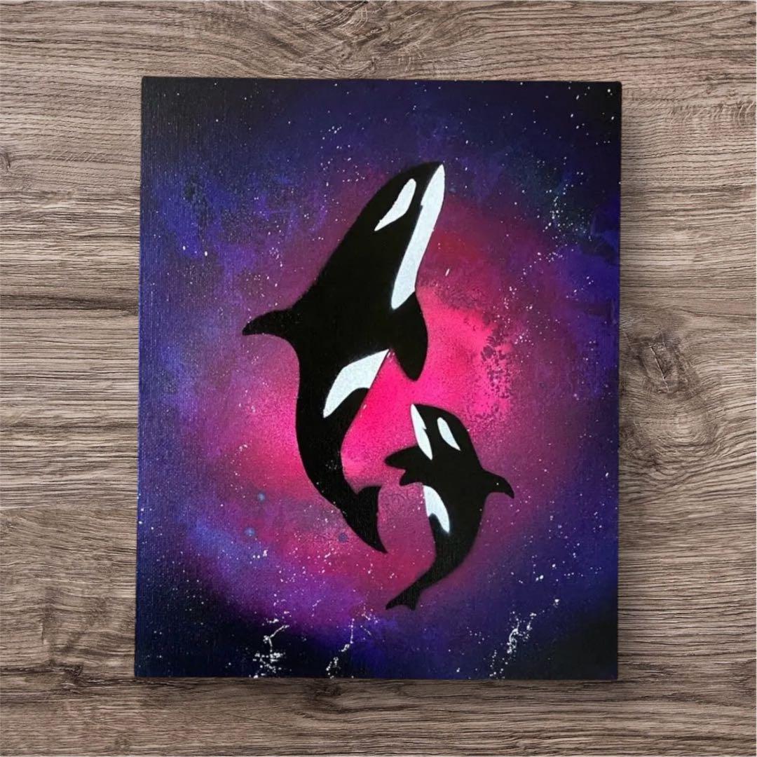 210】スプレーアート シャチの親子 動物アート 紫 ピンク インテリア