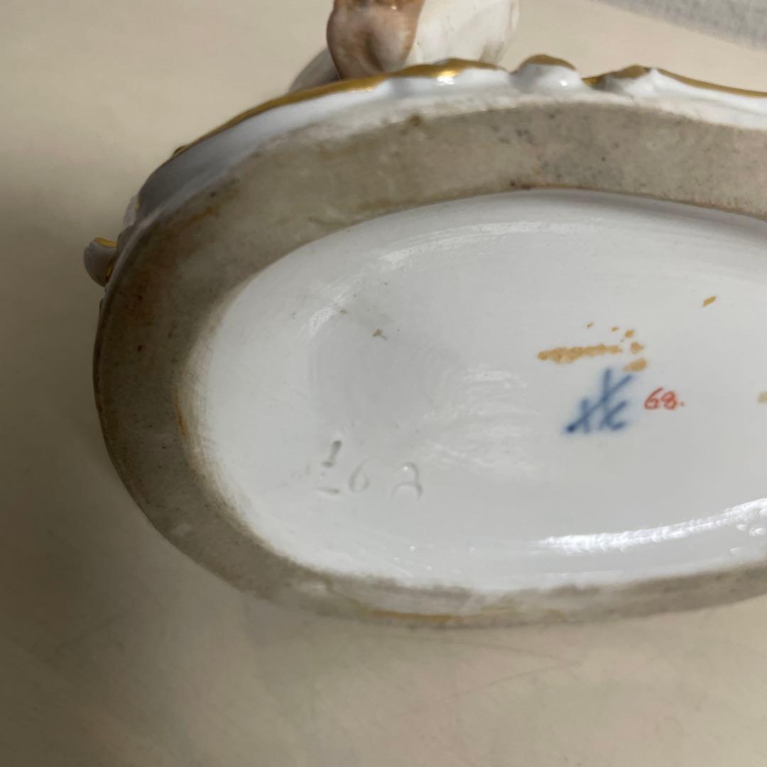 マイセン「ホットチョコレートを作る天使」四大元素:火　19世紀　ドイツ