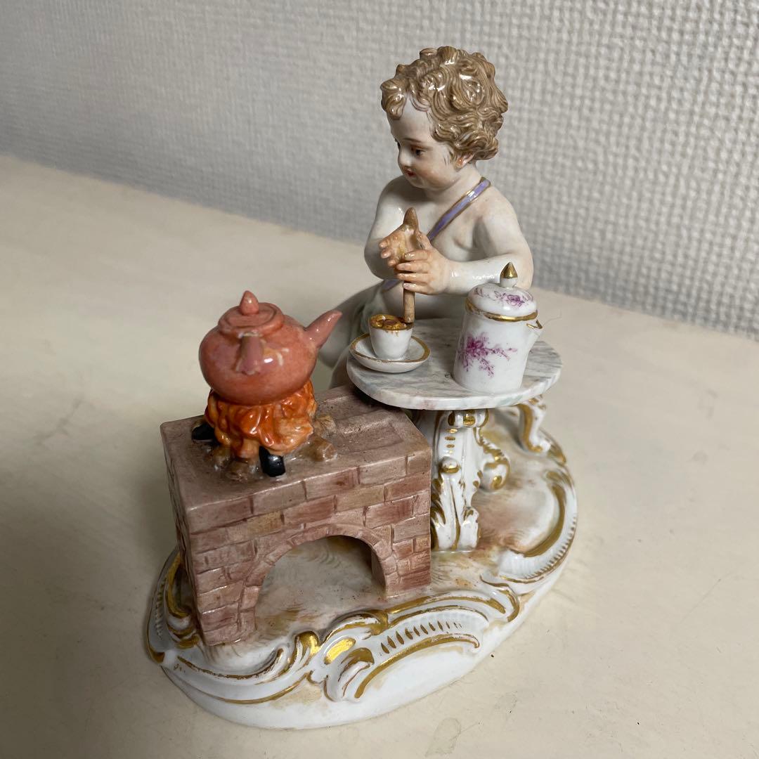 マイセン「ホットチョコレートを作る天使」四大元素:火　19世紀　ドイツ