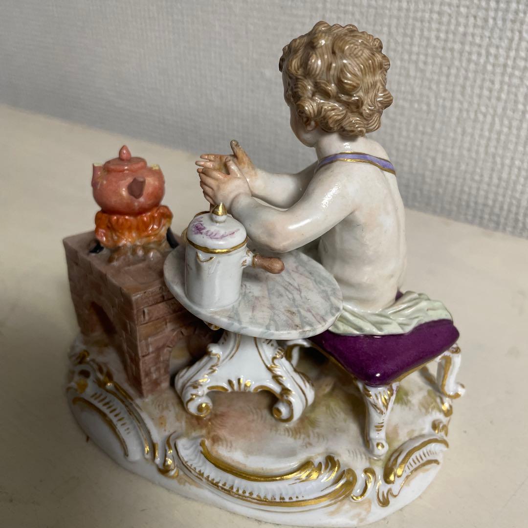 マイセン「ホットチョコレートを作る天使」四大元素:火　19世紀　ドイツ