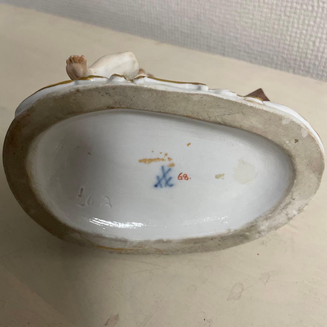 マイセン「ホットチョコレートを作る天使」四大元素:火　19世紀　ドイツ