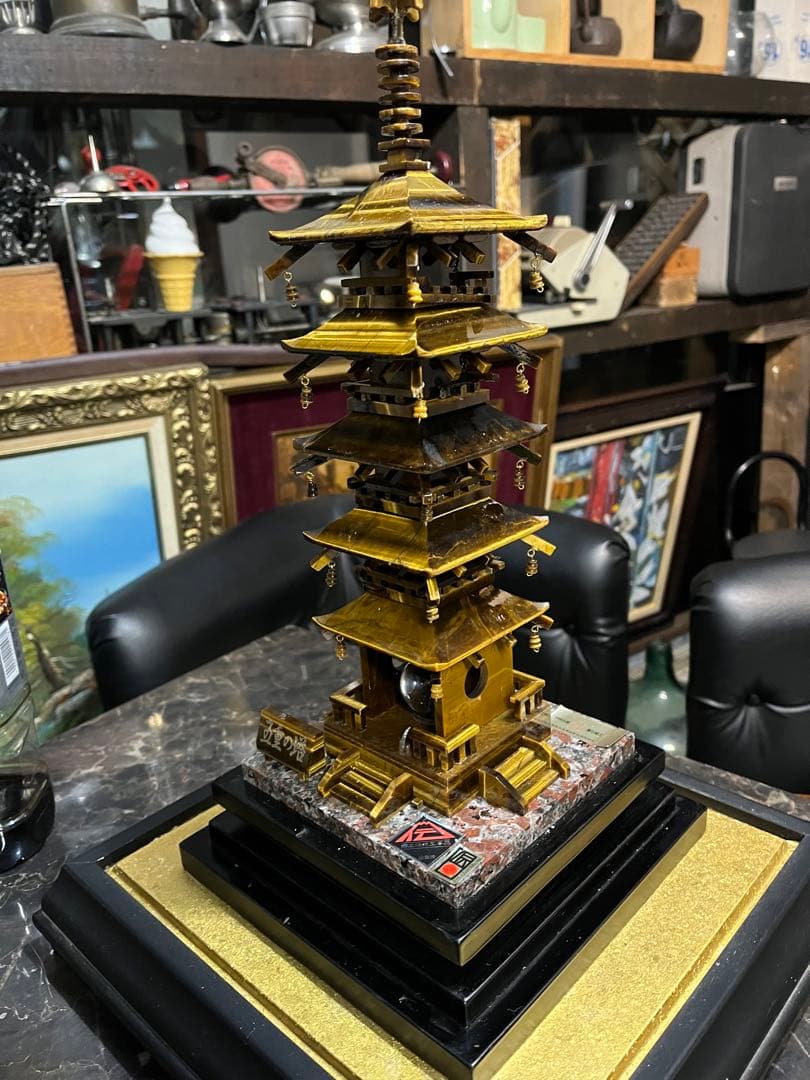 虎目石五重の塔、五重の塔、水晶五重の塔、