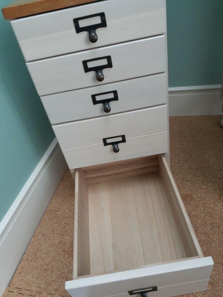 新品未使用　白いチェスト　木製　 5段