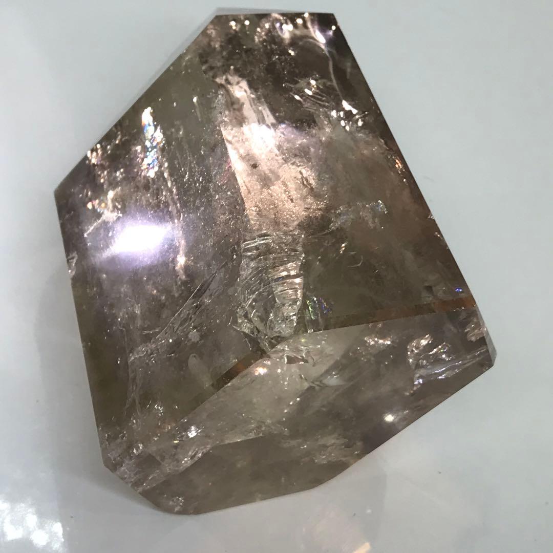 ★天然石★スモーキー虹入りポイント★パワーストーン★透明感がありレインボーも綺麗