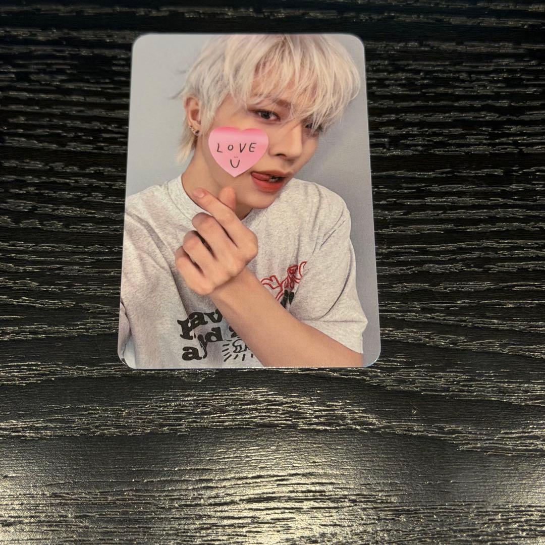 即購入可能】ジョンファン トレカ - メルカリ