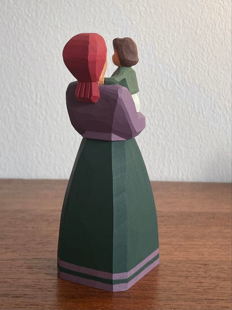 ハーン 子供を抱いた母親