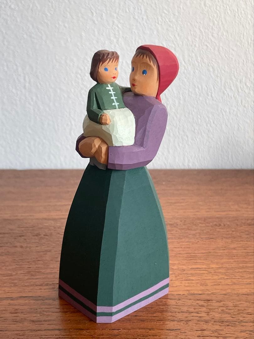 ハーン 子供を抱いた母親