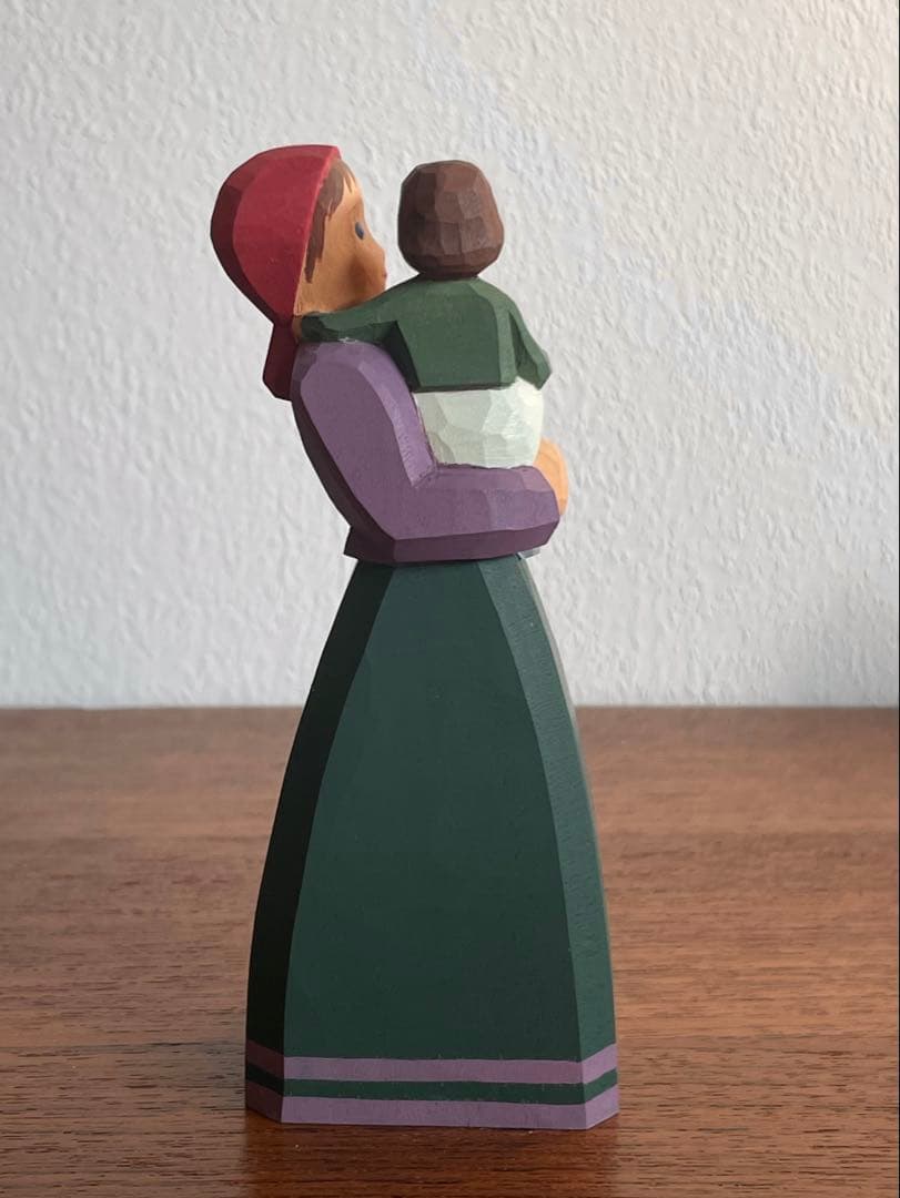 ハーン 子供を抱いた母親