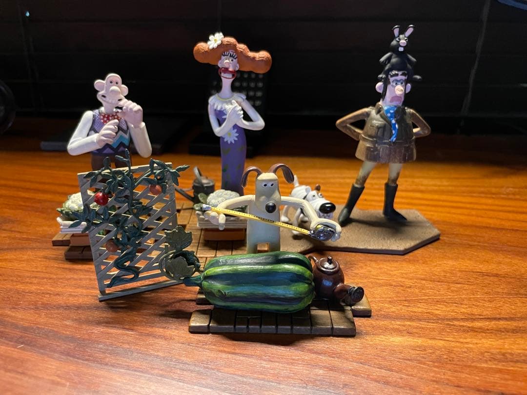 希少！！ウォレスとグルミット「野菜畑で大ピンチ」フィギュア4体