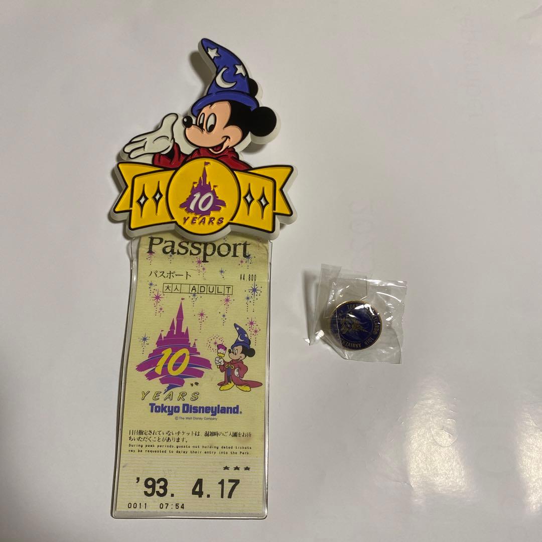 東京ディズニーランド 10周年記念 ピンバッジ・パスポートケース