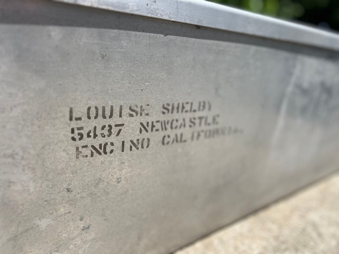 インダストリアル　アルミ　コンテナ　テレビ台にも