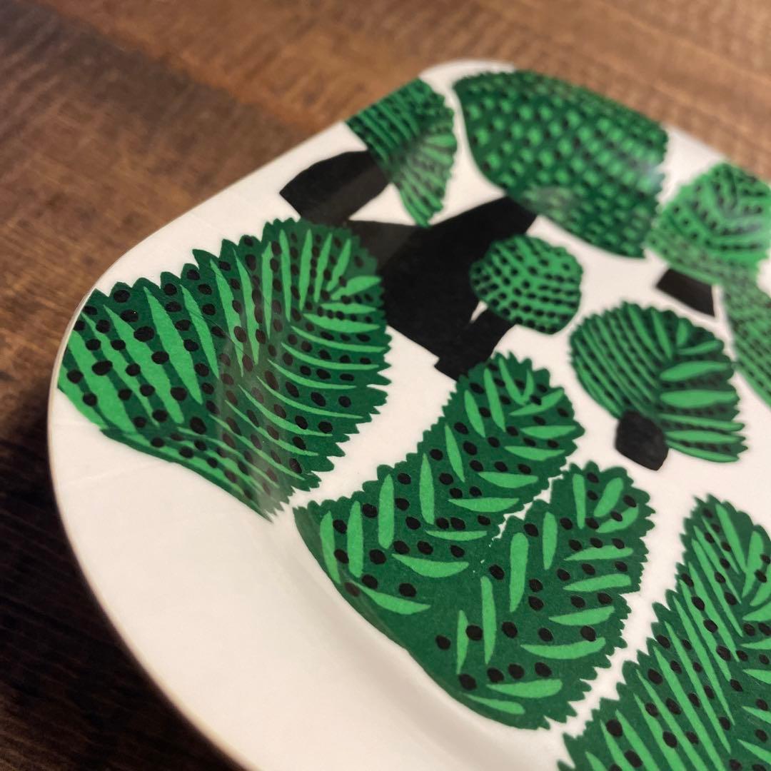 marimekko マリメッコ メトサンヴァキ　トレイ 廃盤