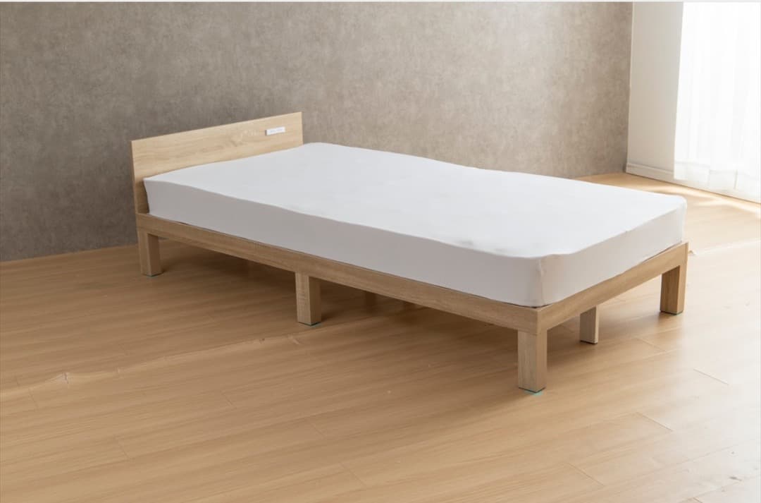 【新品未使用】コンセント付きすのこベッド 天然木 木製 シングル フレーム