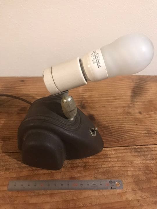 無相創　古いスタンドライト