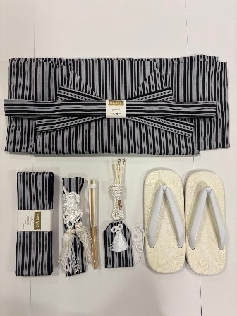 七五三　男の子　袴セット　袴丈長め　黒系　子持ち縞　シンプル　新品　③