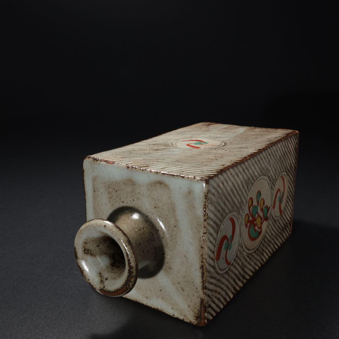 人間国宝 島岡達三 象嵌赤絵方壺 縄文象嵌 角瓶 共箱 R1463K3