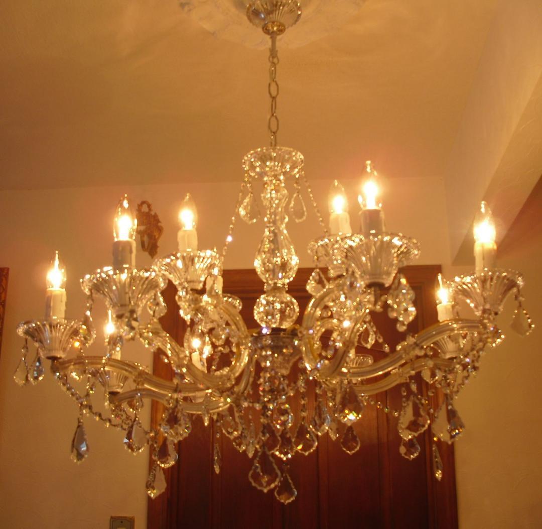 チェコ・ボヘミアンクリスタルガラス☆１２灯シャンデリア☆七色に輝く高純度・高品質