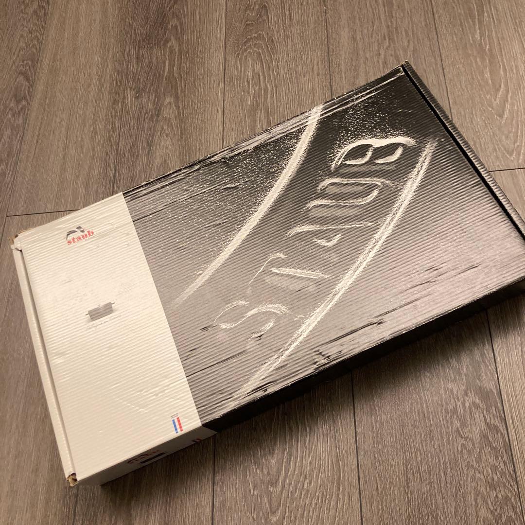 【新品】　STAUB フライパン 鋳鉄製 木製ハンドル