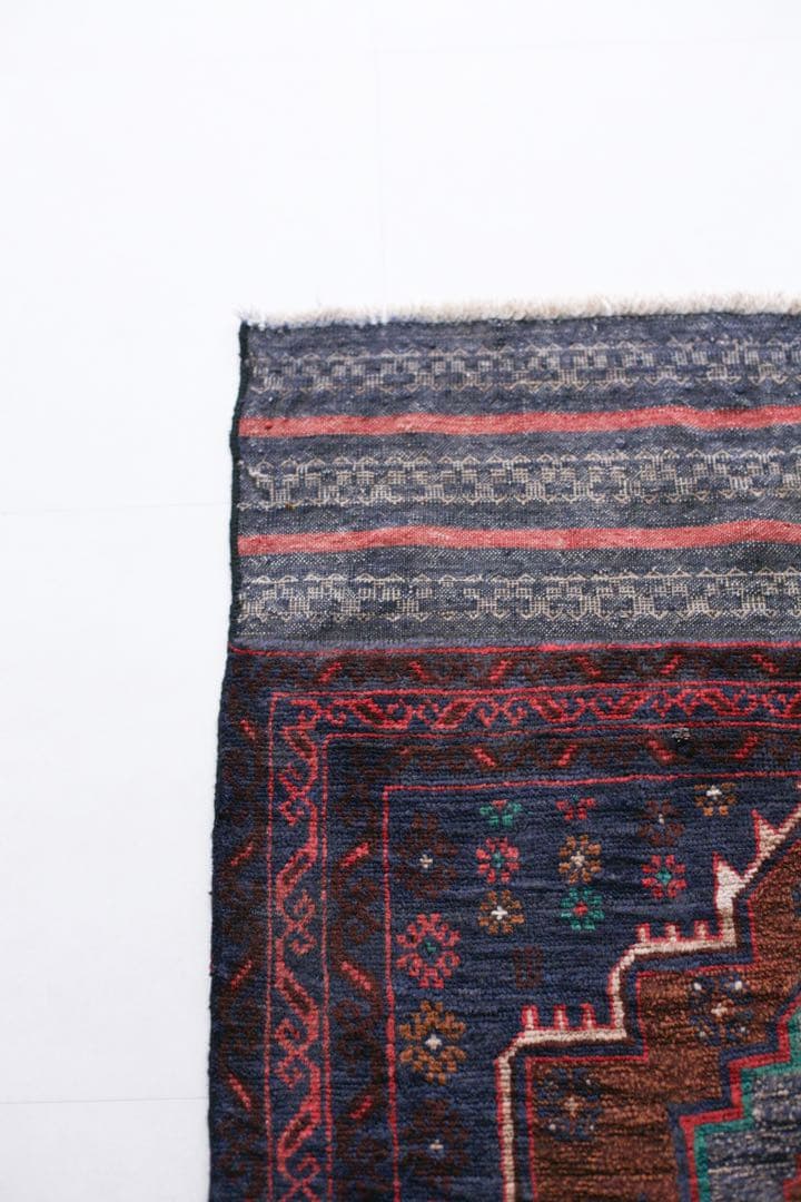 145cm×84cm バルーチ トライバルラグ ヴィンテージラグ リビングサイズ