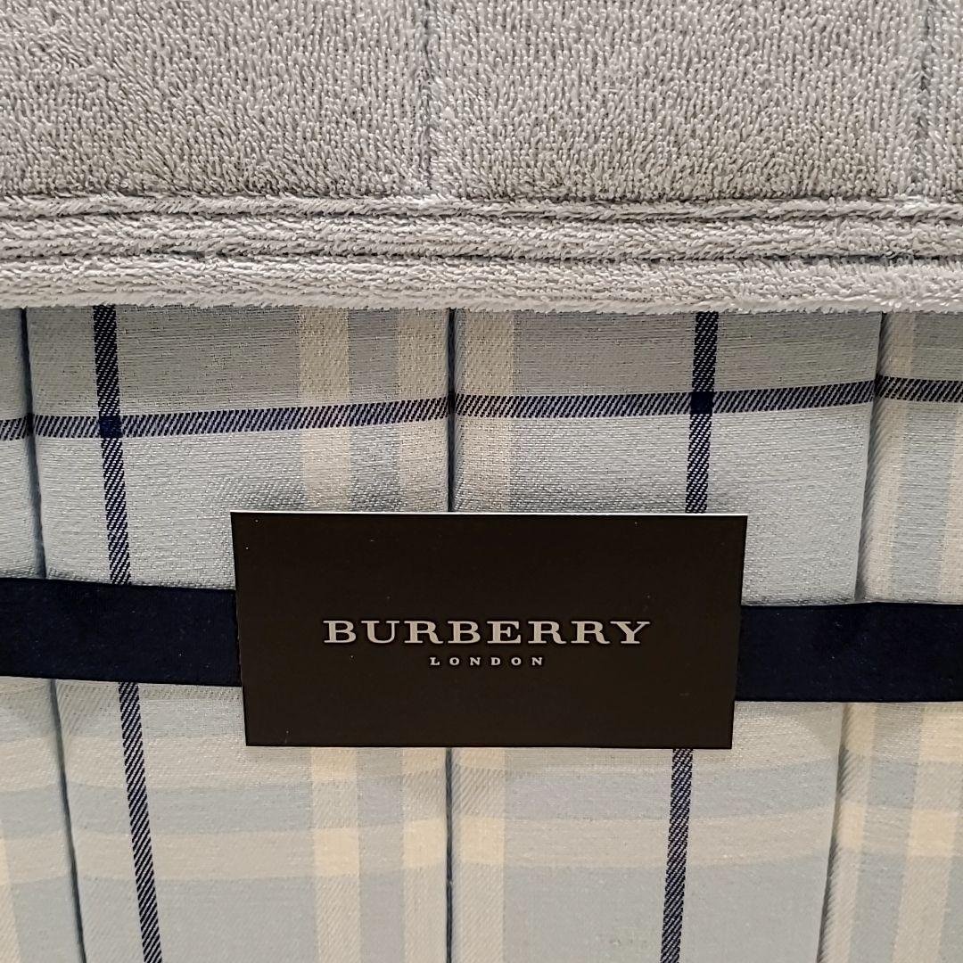 【新品】BURBERRY キルティングパッドシーツ ブルー