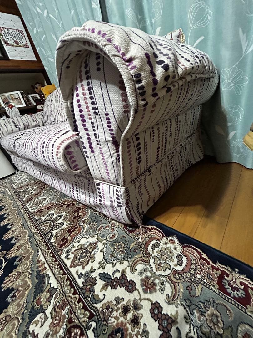 ストライプ柄 2人掛けソファ