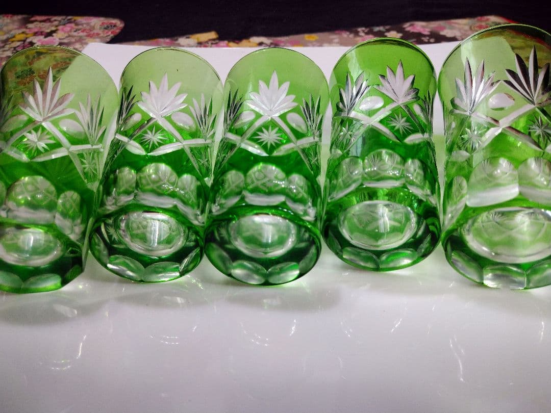 ♥素敵な演出♥【豪華に８角切子グラス】♥【2ステージ演出素敵な白長皿】ダブル４組