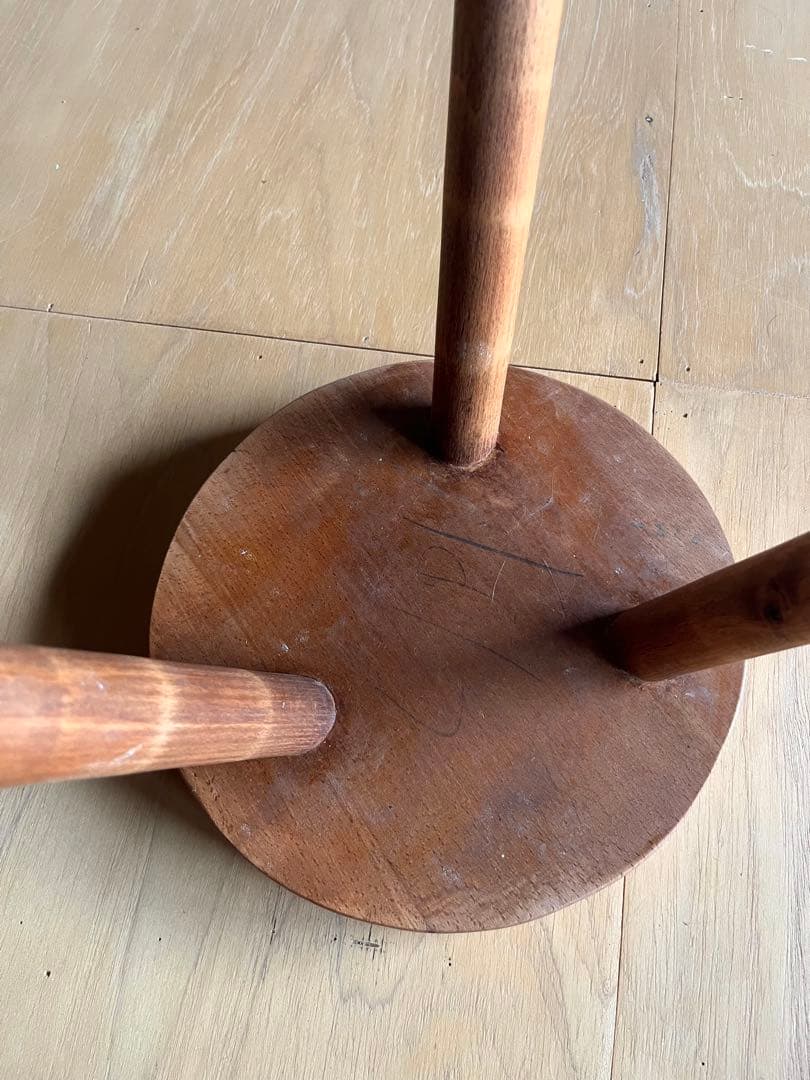 ヴィンテージスツール 3本脚 ブルータリズム フランス製 無垢材