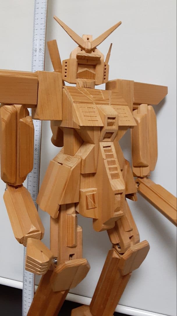 手作り木工・木製可動式ロボット(材料　ヒノキ材素地仕上げ)