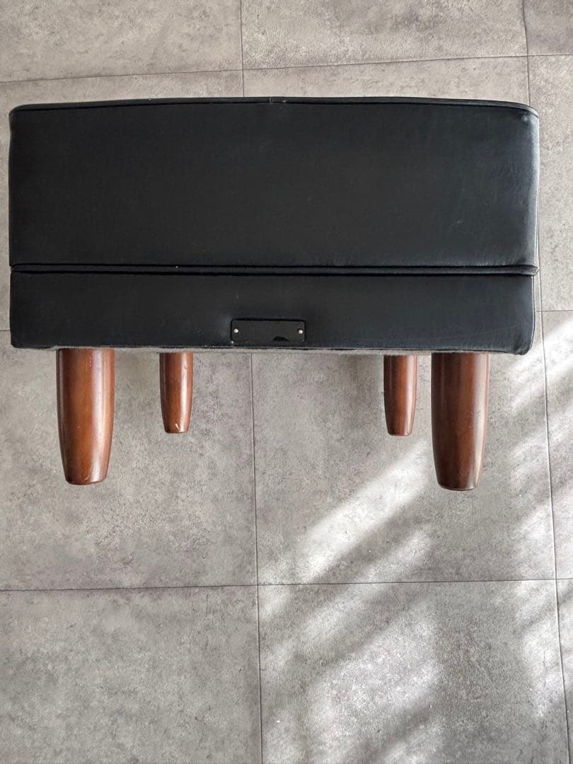 カリモク60 オットマン　ブラック　kチェア