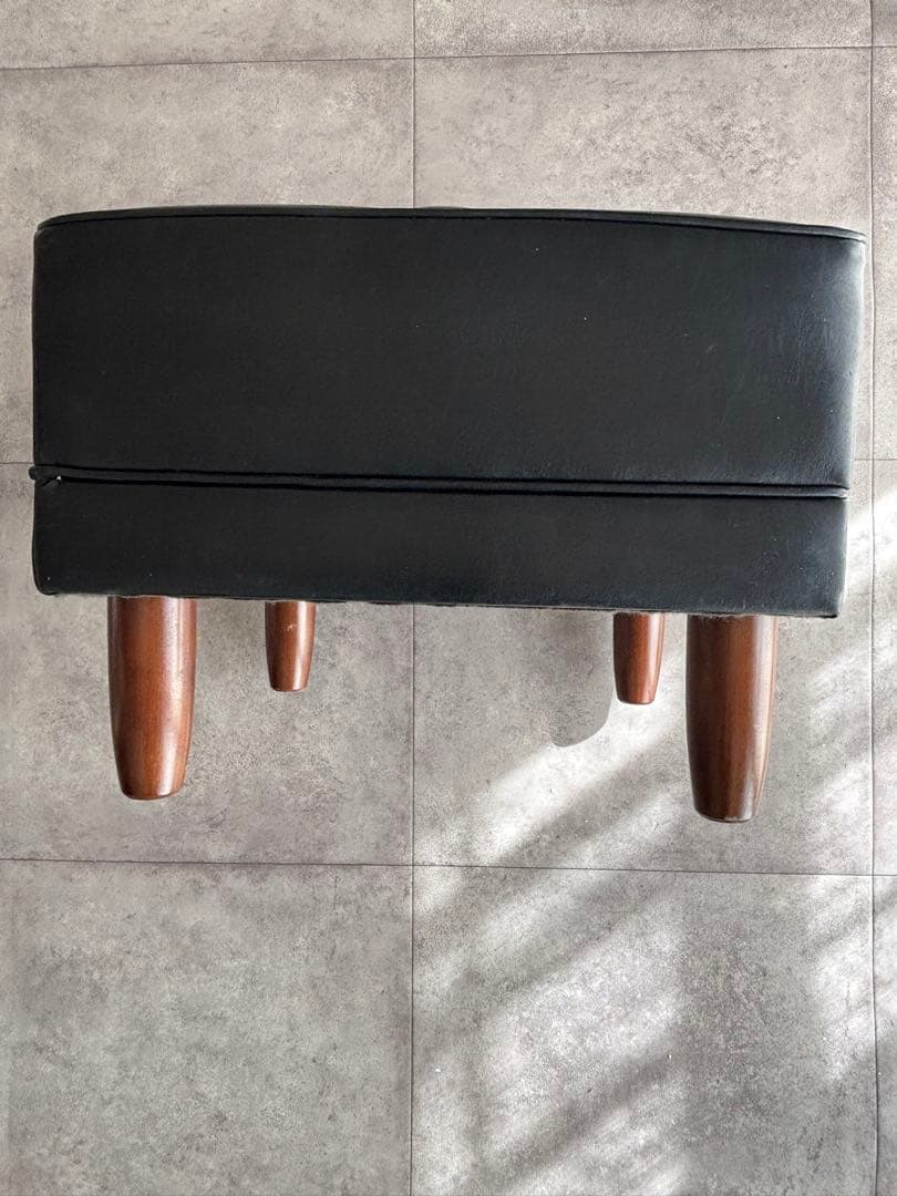 カリモク60 オットマン　ブラック　kチェア