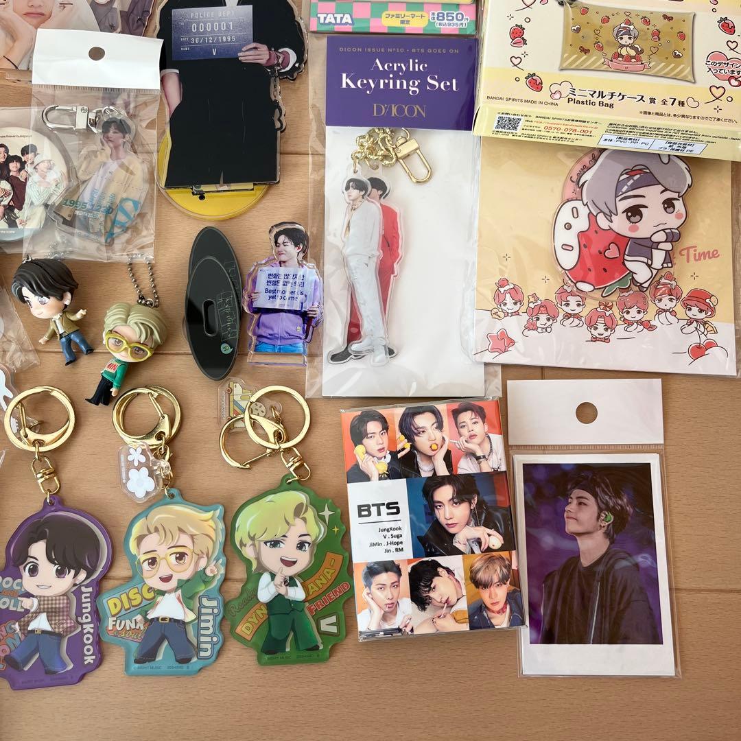BTSグッズまとめ売り - メルカリ