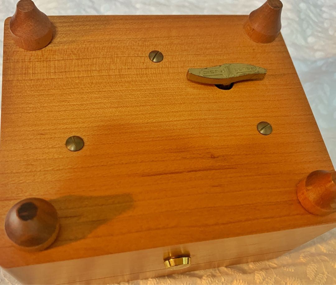 リュージュ社ムーブメントのオルゴール　シューベルトの鱒のメロディー