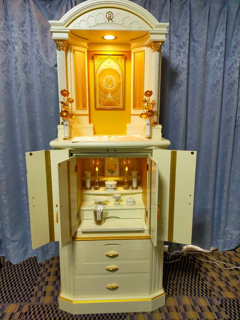 幸福の科学✨️世界伝道型御本尊・祭壇型（大）家庭供養壇と法具