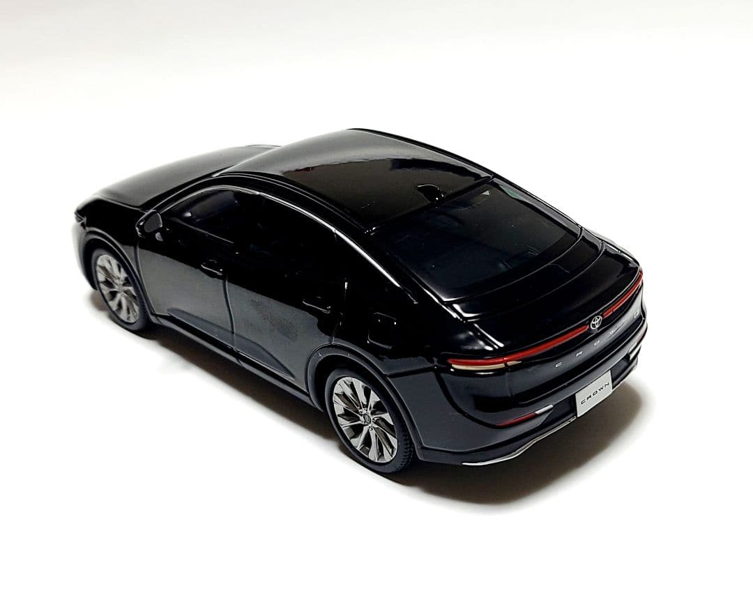 トヨタ クラウンクロスオーバー カラーサンプル