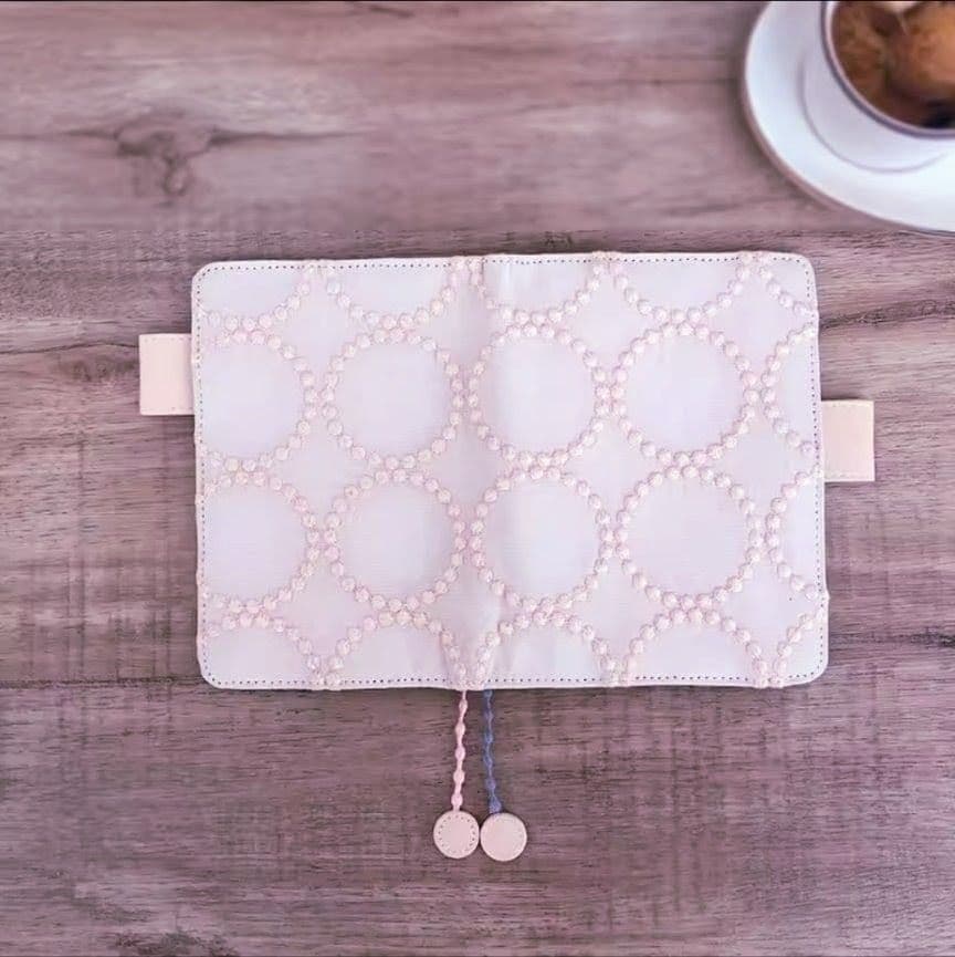 【新作】A6　桜ピンク　ミナペルホネン　ベージュピンク　タンバリン手帳ケース