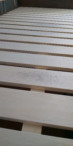 マニエSベッド すのこ(少し色がついてます写真有) 枕元2口電源 書棚有