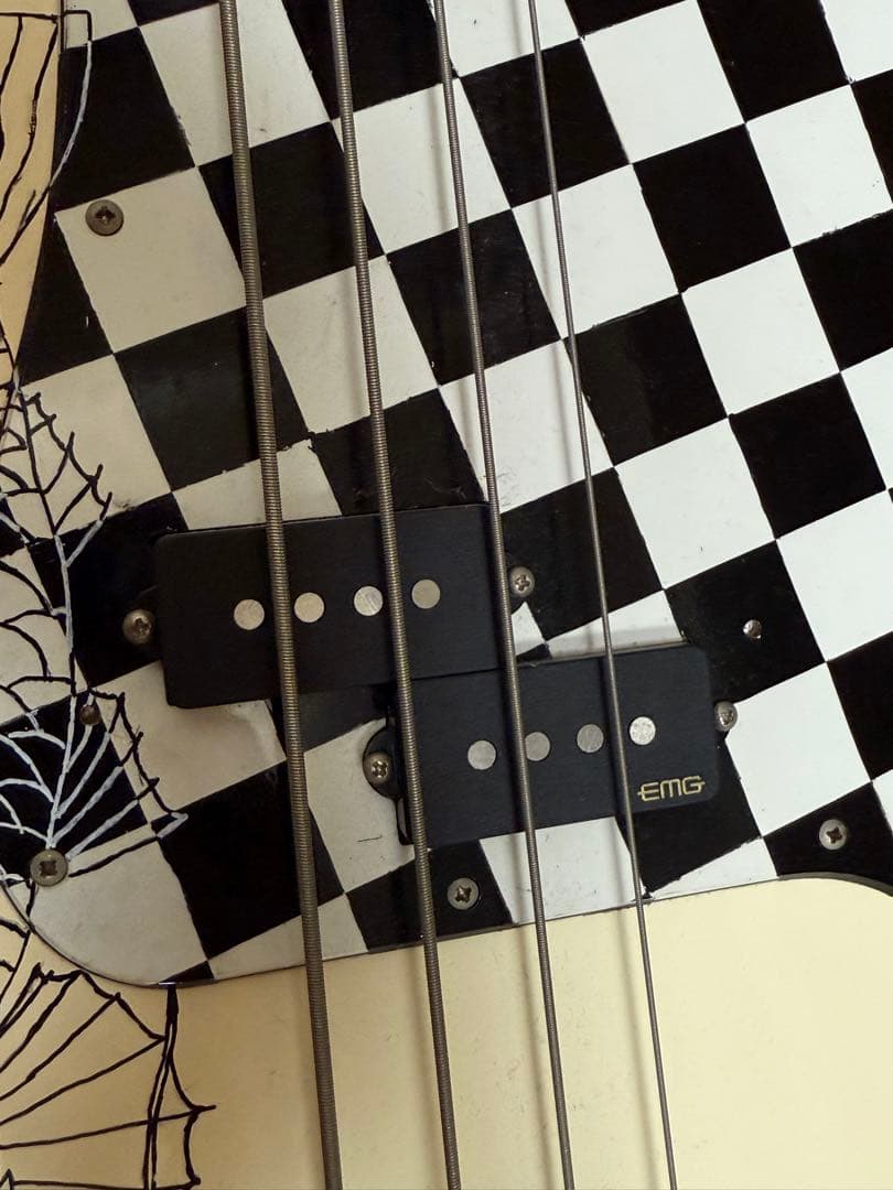 ベース Fender Japan Precision Bass