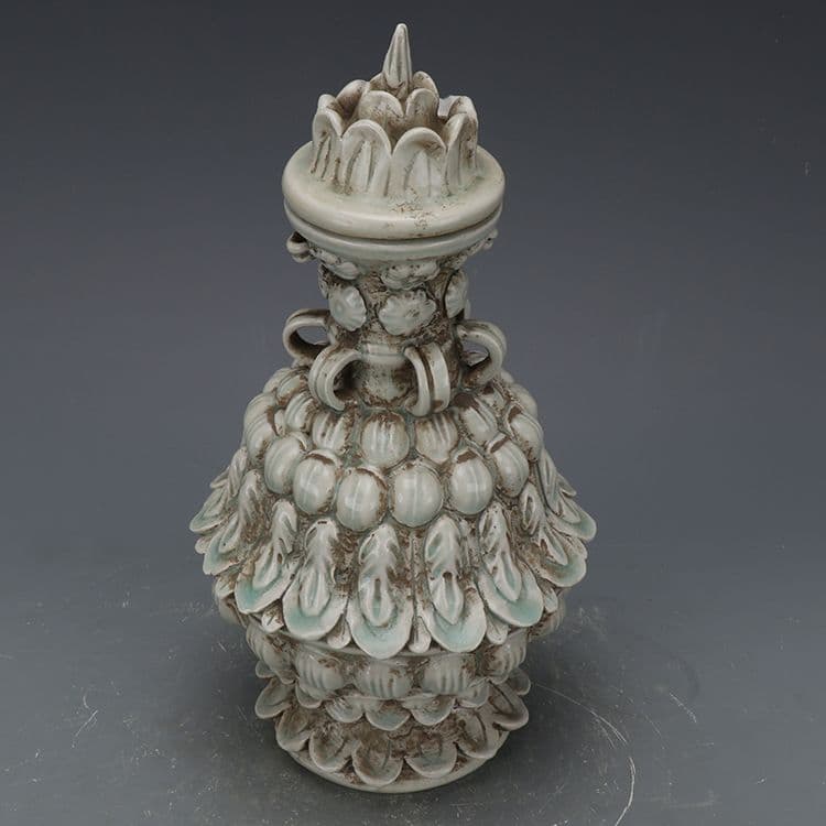 宋代の湖田窯影青蓮花尊  陶磁器 装飾品 現代工芸品美術品 置物