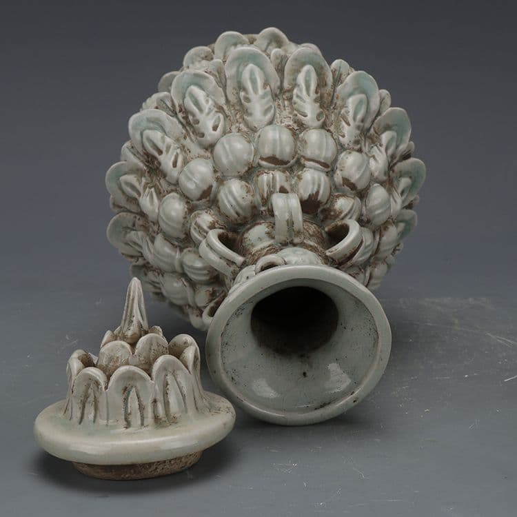 宋代の湖田窯影青蓮花尊  陶磁器 装飾品 現代工芸品美術品 置物