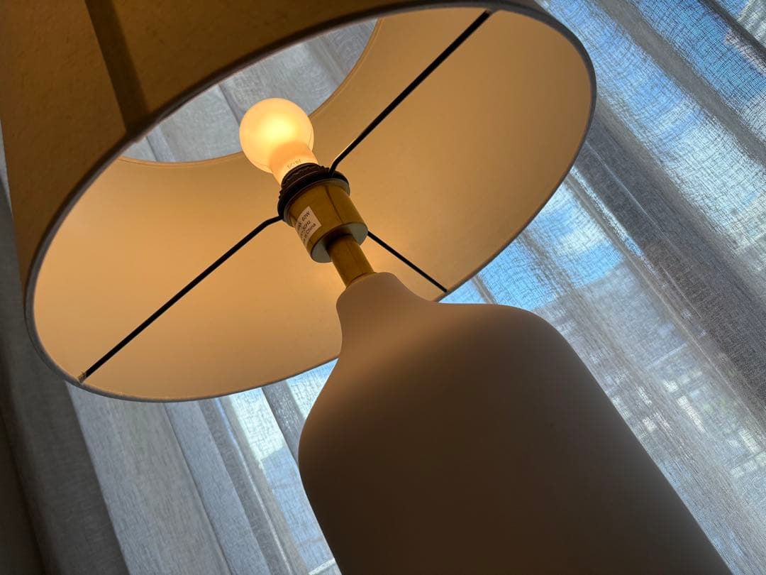 ザラホーム セラミックベースホワイトテーブルランプ